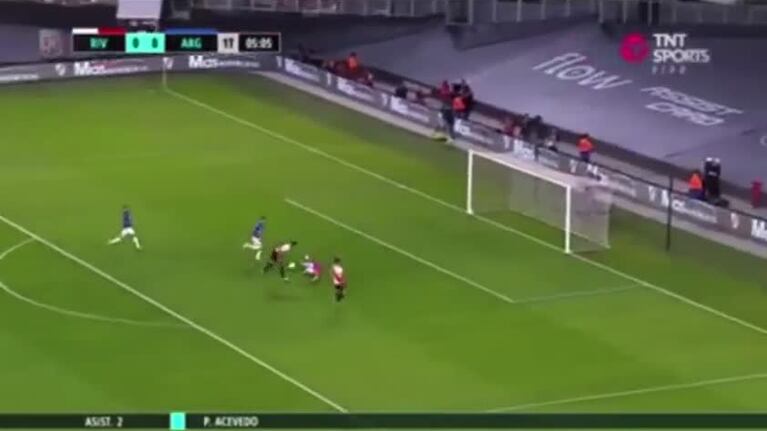 Matías Suárez y otro golazo para River