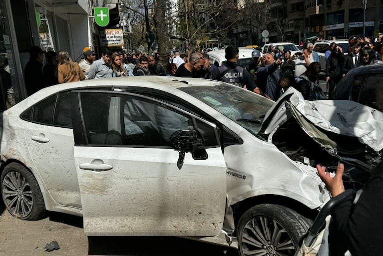 Dramáticos testimonios tras el choque en pleno centro: “Nos salvamos por metros”