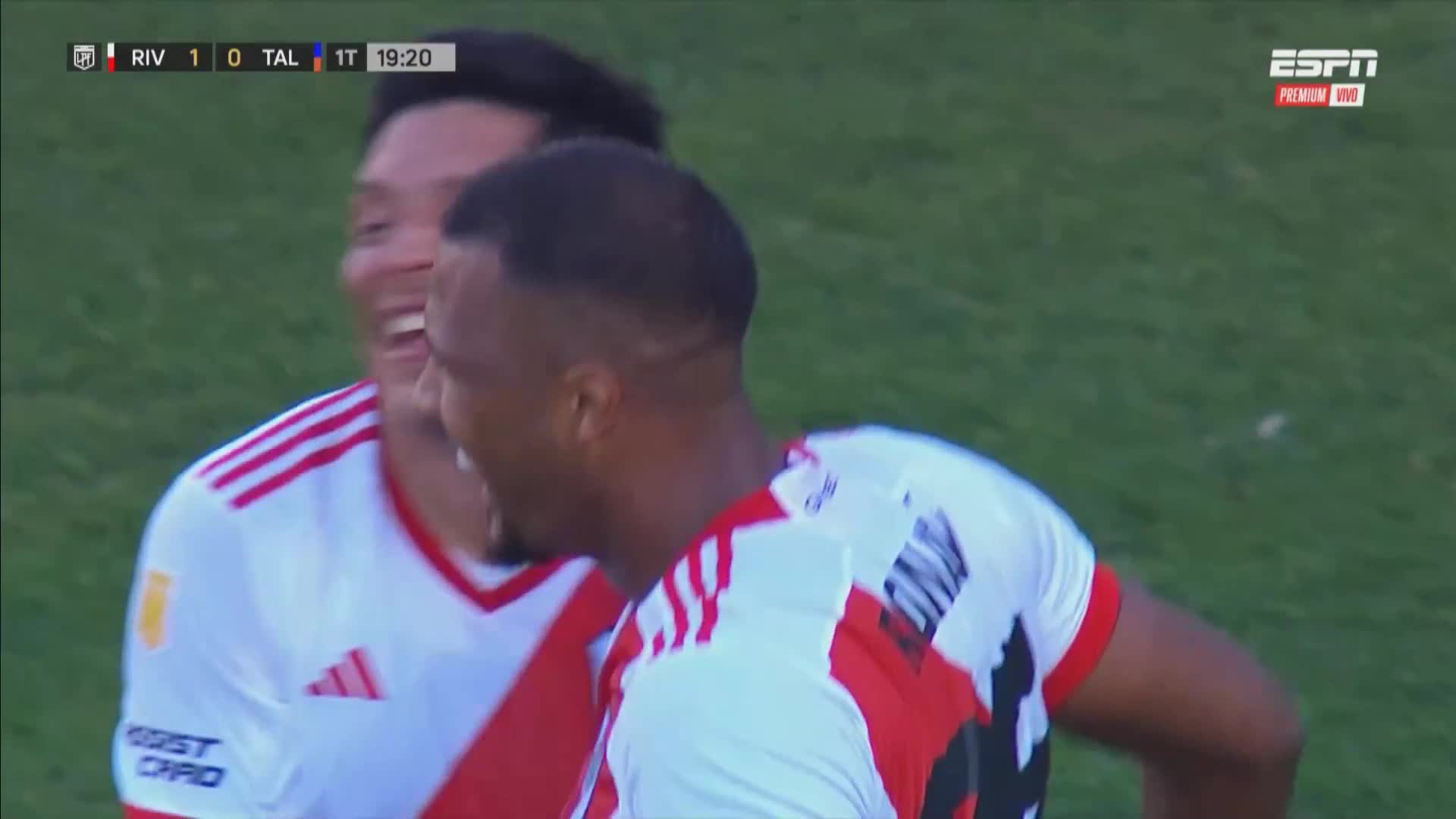 El insólito gol con el que River le gana a Talleres