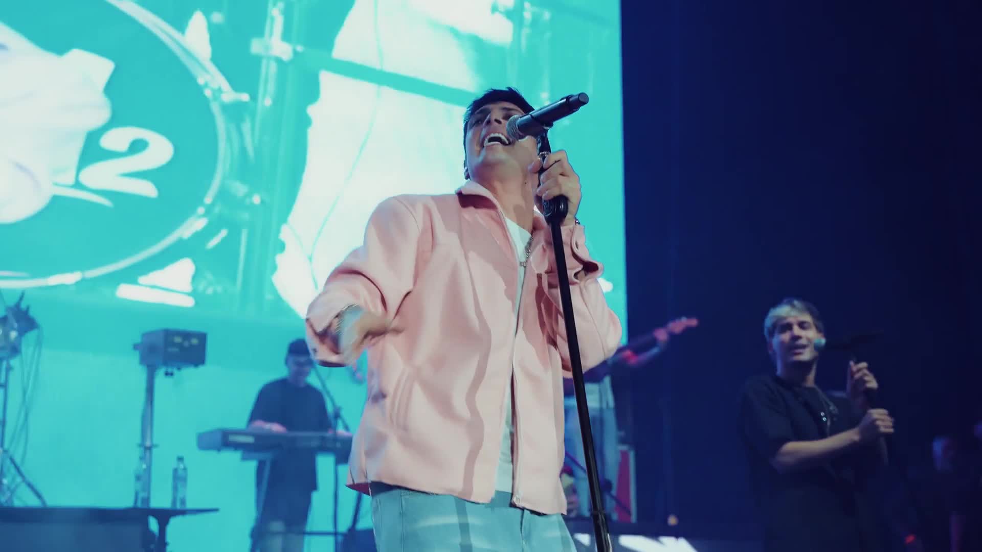 Desakat2 lanzó un enganchado en vivo con dos clásicos reversionados al cuarteto