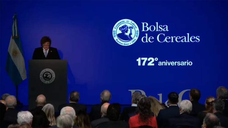 Milei anunció una reducción de las retenciones para el campo