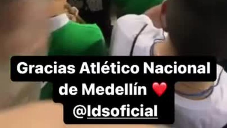 La Mona sonando en tribunas colombianas