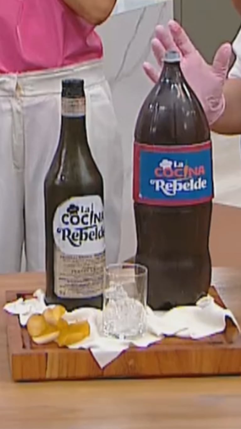 Un fernet con coca hecho torta