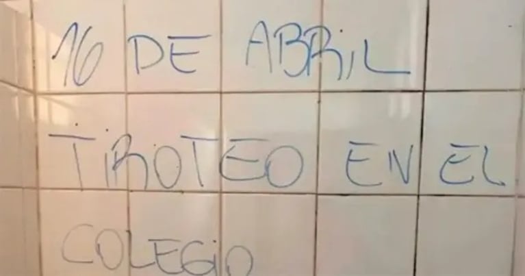 Pintadas en escuelas de Córdoba: un docente propone trabajo en red para frenar la violencia