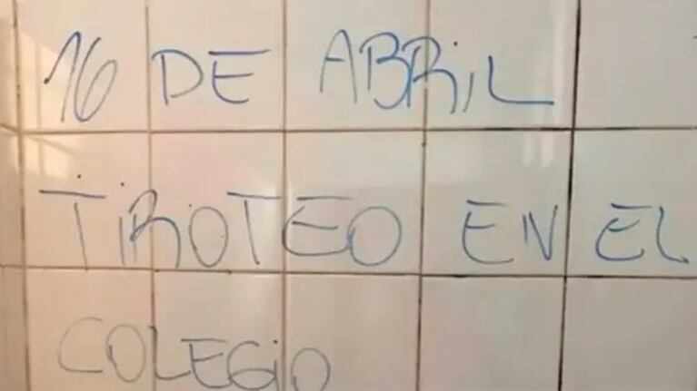 Pintadas en escuelas de Córdoba: un especialista propone trabajo en red para frenar la violencia