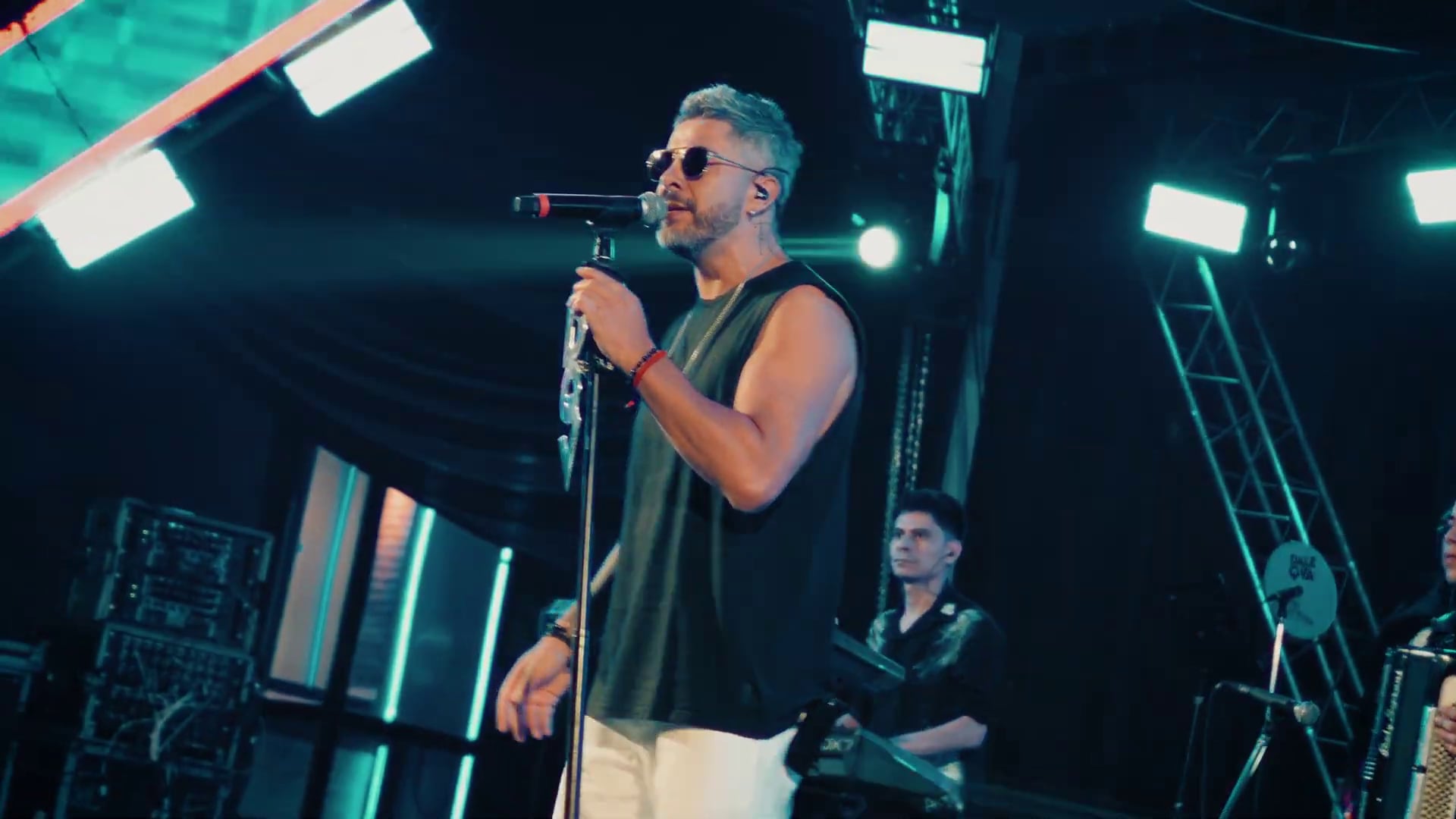Dale Q' Va fusionó el romanticismo con el tunga tunga con dos nuevas canciones