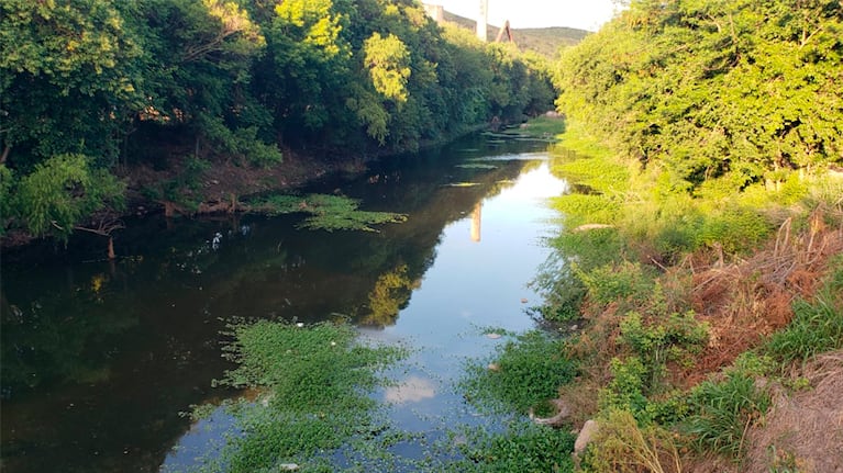 En La Calera denuncian que se tiran líquidos cloacales sin tratar al Suquía y hay preocupación