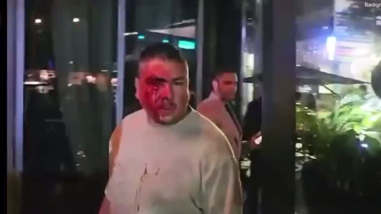Un seguridad le pegó por fotografiar a Messi
