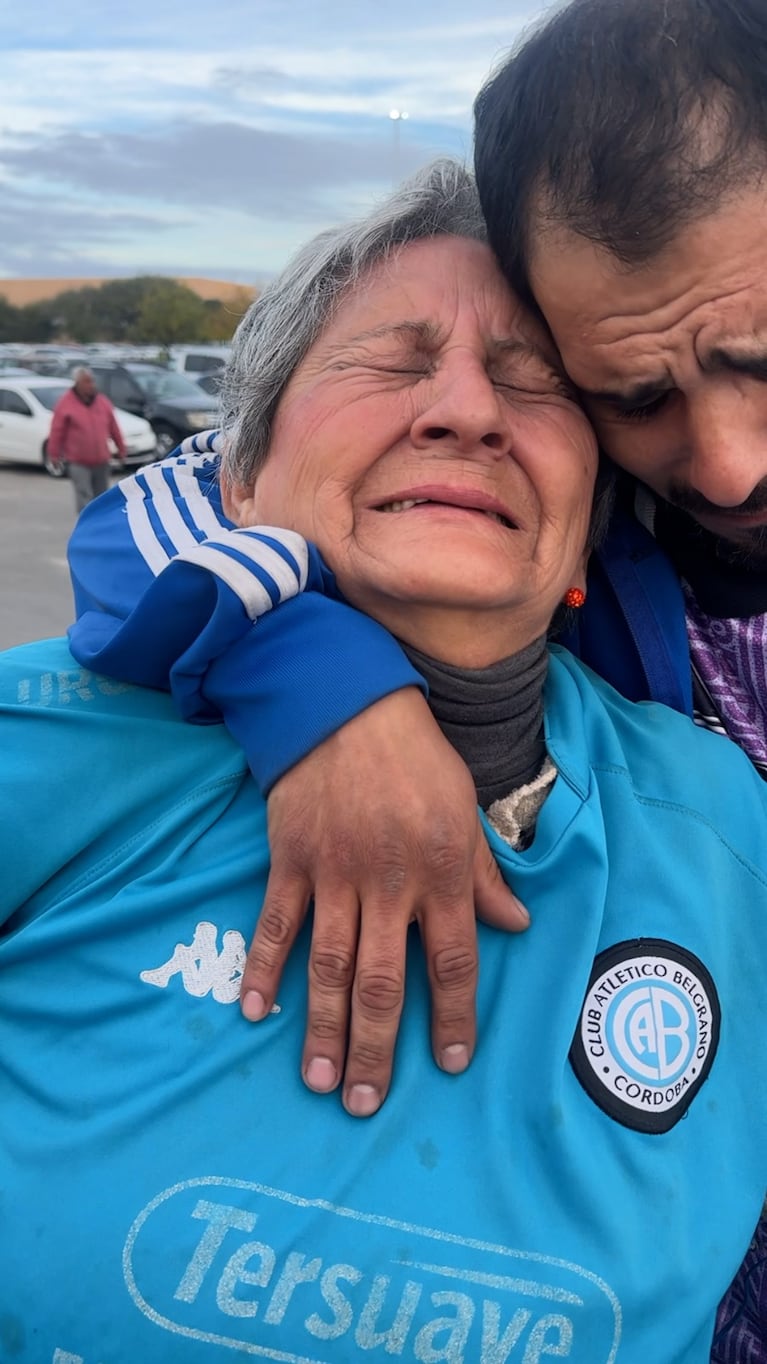 “Me tiembla todo”: la emoción de una abuela por Belgrano