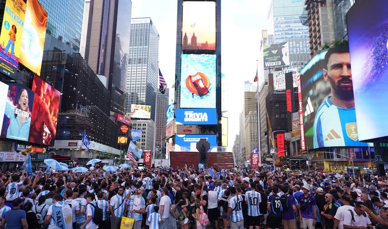 Invasión de cordobeses en el banderazo en Nueva York previo a Argentina-Canadá