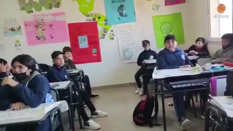 El recitado de un alumno a una profesora que se jubila