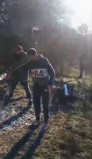 Indignante: un bombero y otra persona fueron detenidos por iniciar fuego en un campo de Embalse