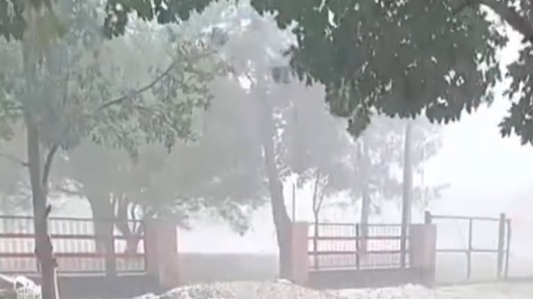 Intensa caída de granizo en Potrero de Garay