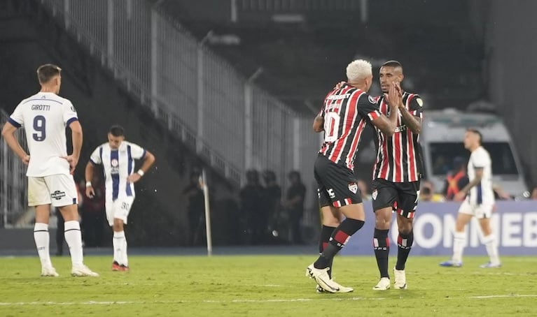 El gol de Luciano y el 1-2 de Sao Paulo ante Talleres en el Kempes