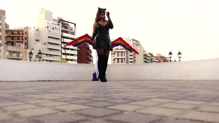 La Gata Noelia estrenó un video con la comunidad LGBT