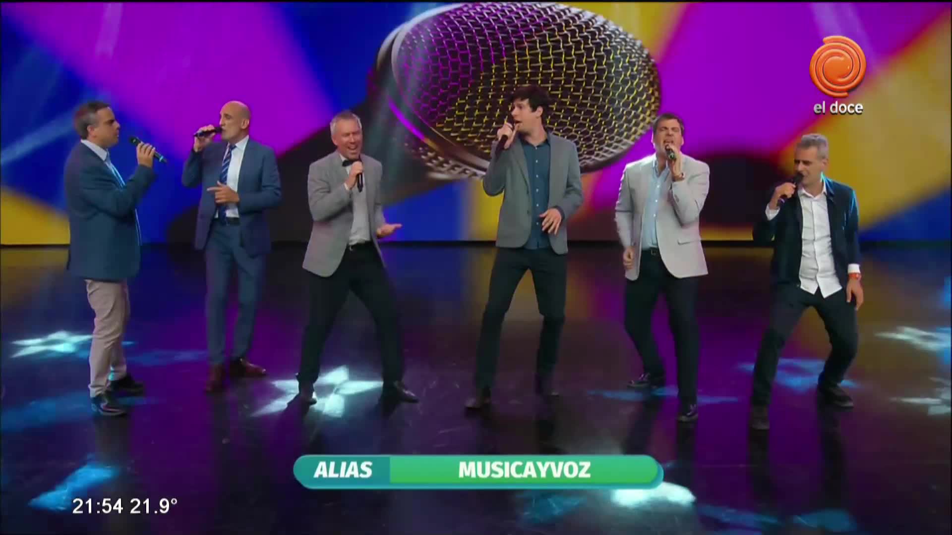 Música y Voz y una versión atípica de un clásico de Soda Stereo