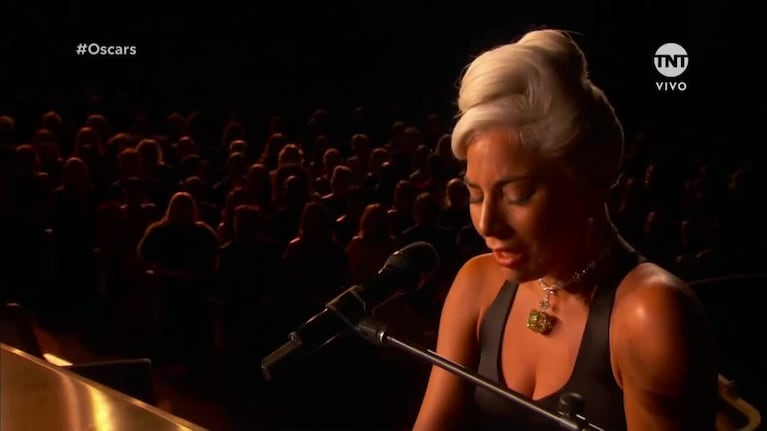Lady Gaga y Bradley Cooper cantaron "Shallow" en los Oscar 2019