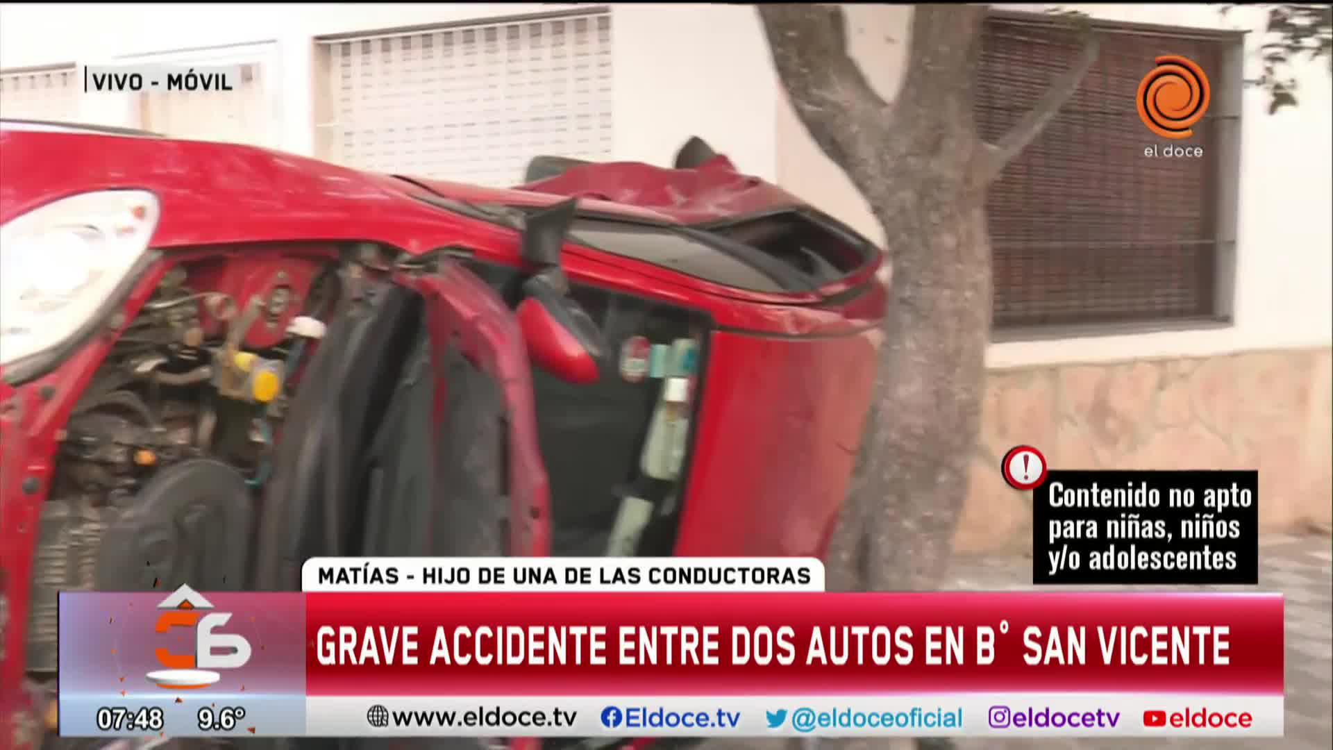 Impactante choque y vuelco entre dos autos en barrio San Vicente