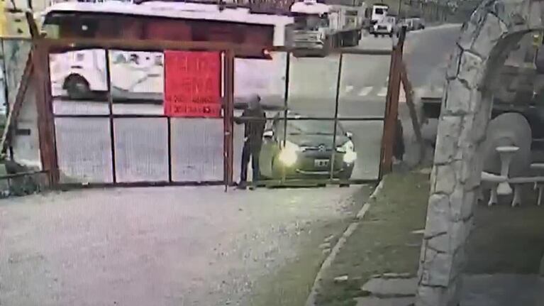 Así se robaron un auto en segundos en plena Colón