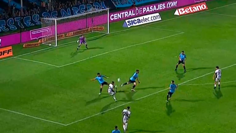 Gol Sebastián Villa