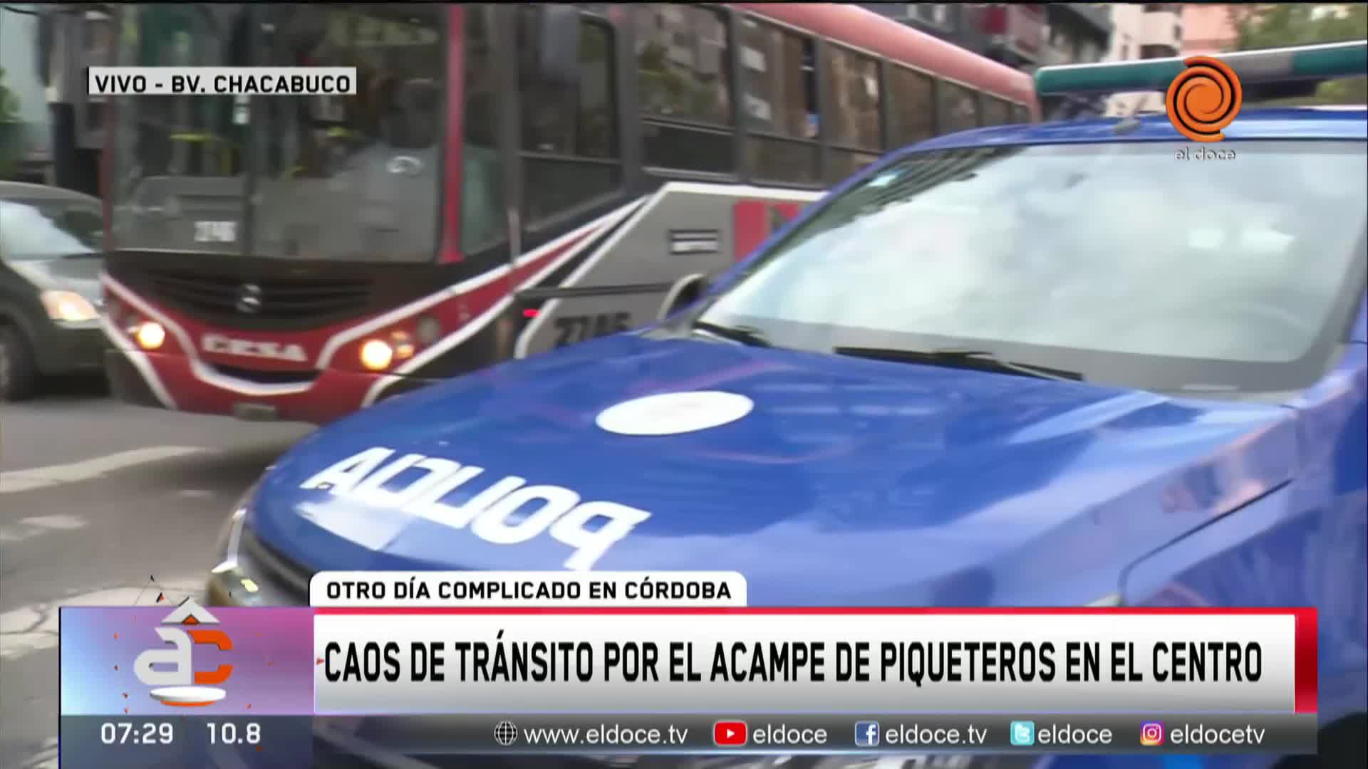 Sigue el acampe de piqueteros en el centro de Córdoba