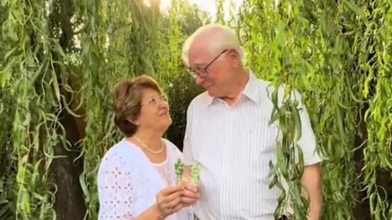 Posaron como modelos para festejar 58 años de amor
