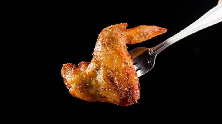 Derribando mitos: ¿Comer la piel de pollo es bueno o es malo?