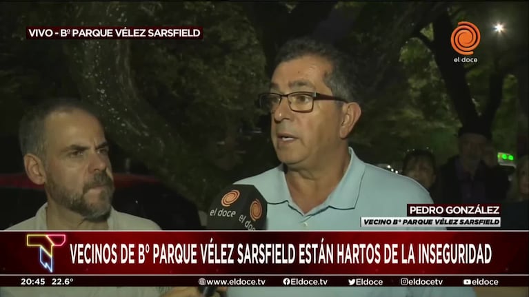 Vecinos de Parque Vélez Sársfield protestaron por los robos piraña