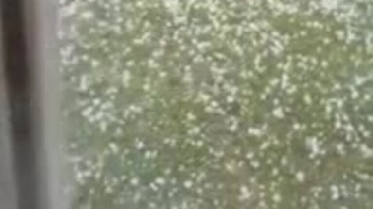 Piedras y destrozos sin pronóstico en Córdoba
