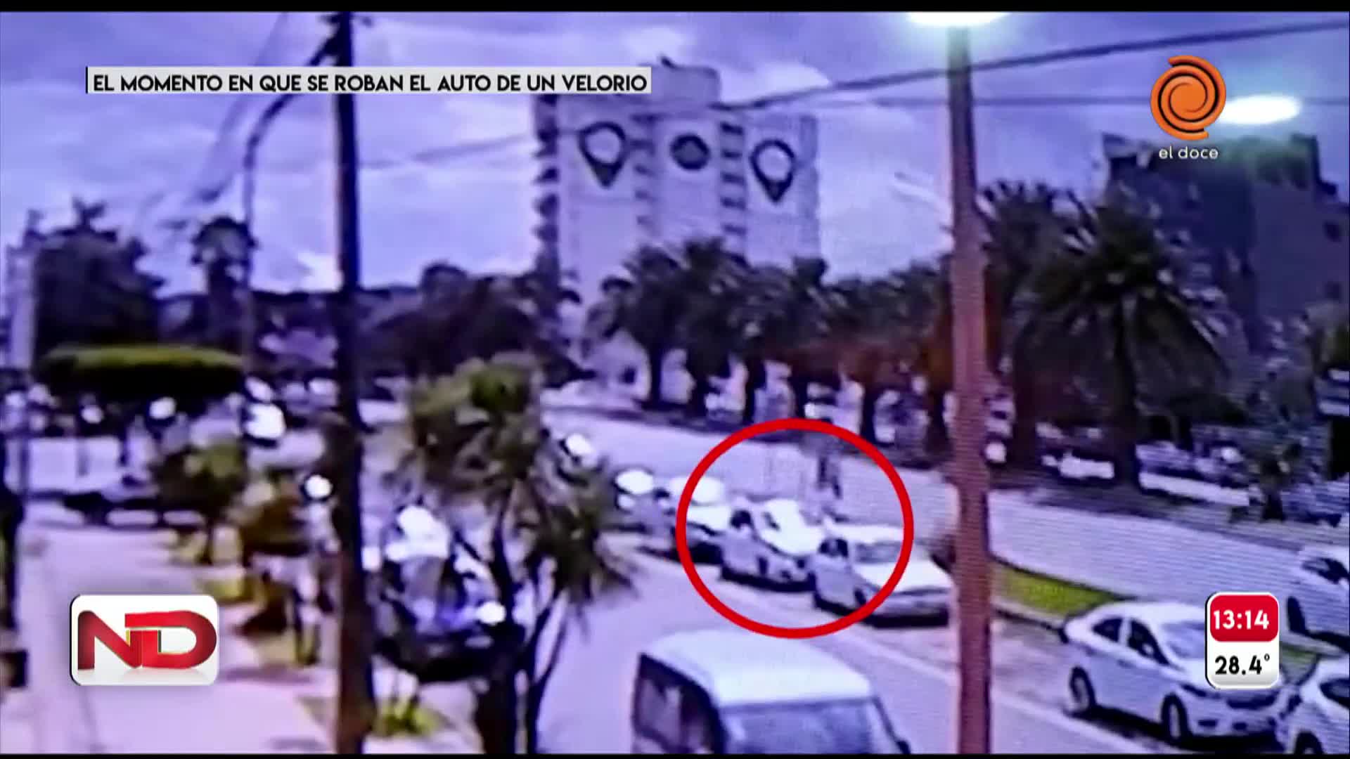 Les robaron el auto mientras estaban en un velorio