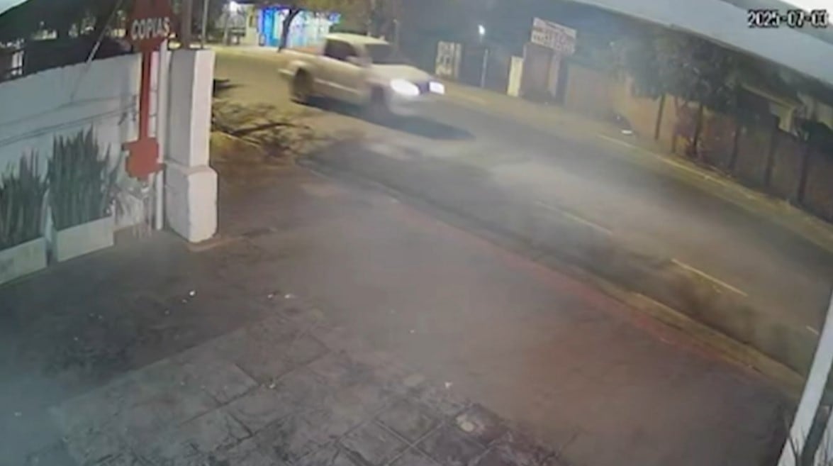 Video: la Amarok iba en contramano 30 segundos antes de chocar con el Audi
