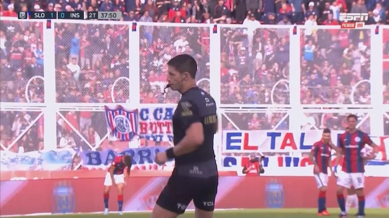 Patadón de Carranza para el 2-0 de San Lorenzo