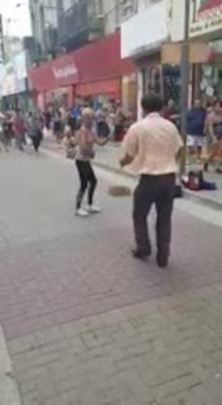 Los bailarines de la peatonal