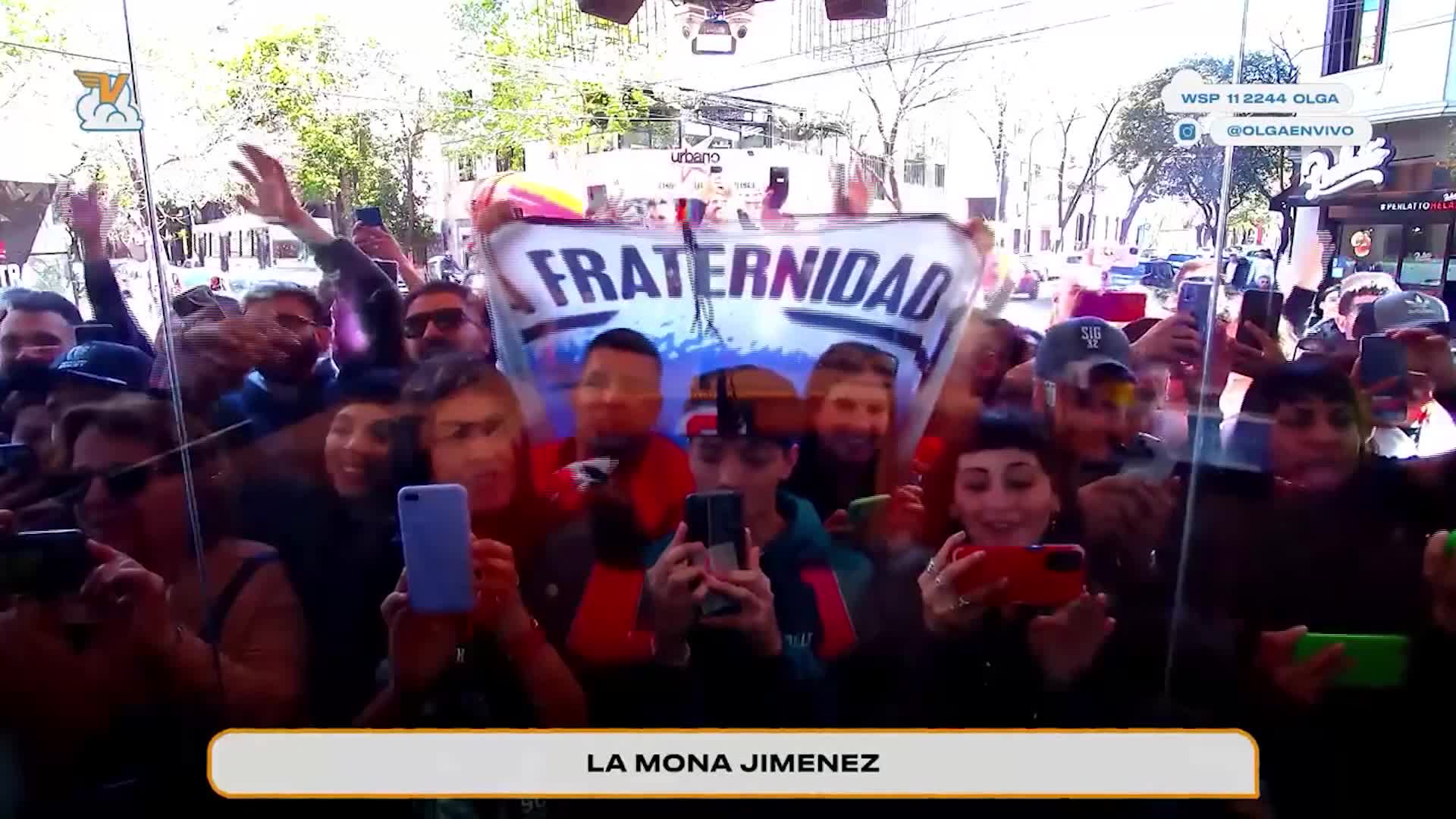 La Mona pasó por Olga e hizo bailar a todos en la Capital 