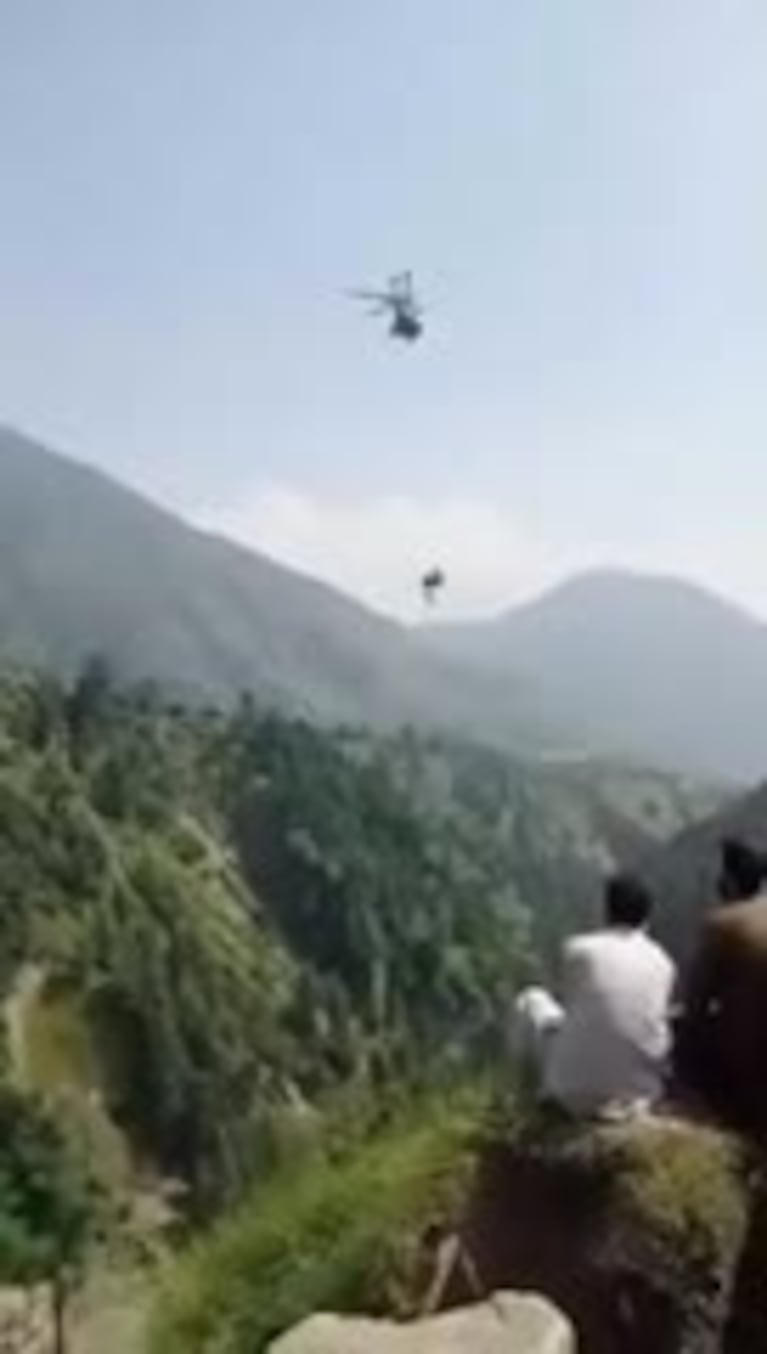 Rescate de una aerosilla a 300 metros de altura