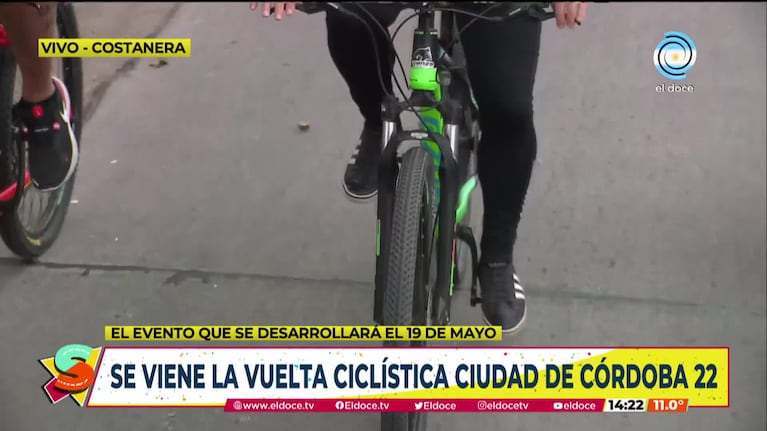 Llaryora en bici en la previa a la Vuelta Ciclística