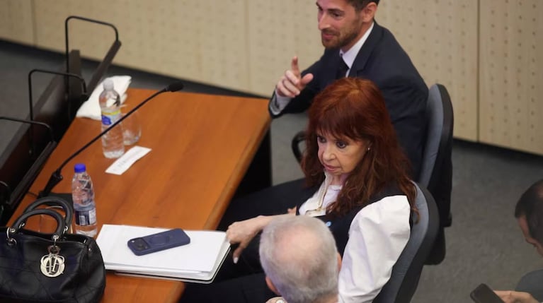 “No tengo apodos”: las incómodas preguntas a Cristina Kirchner en tribunales