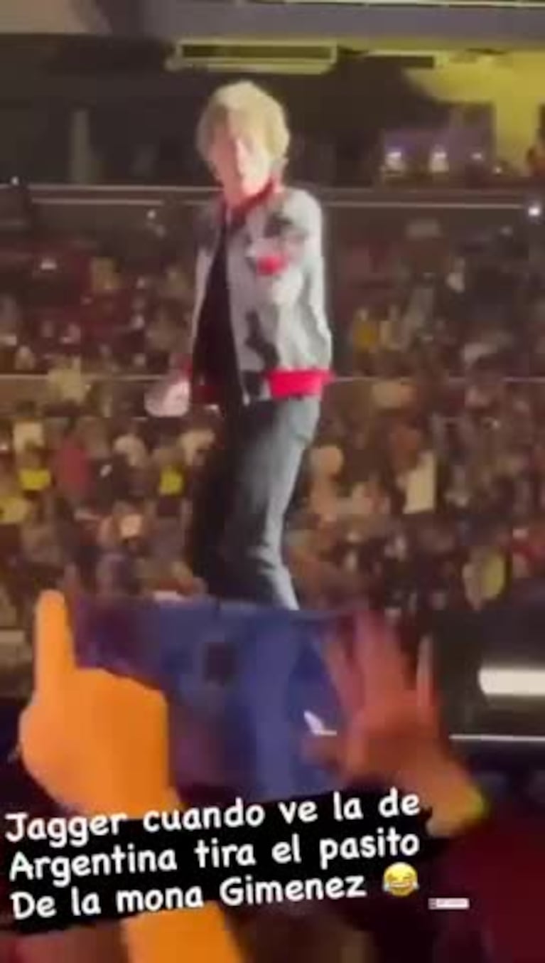 El video de Mick Jagger haciendo el pasito de La Mona