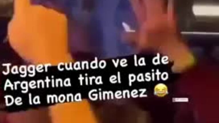 El video de Mick Jagger haciendo el pasito de La Mona