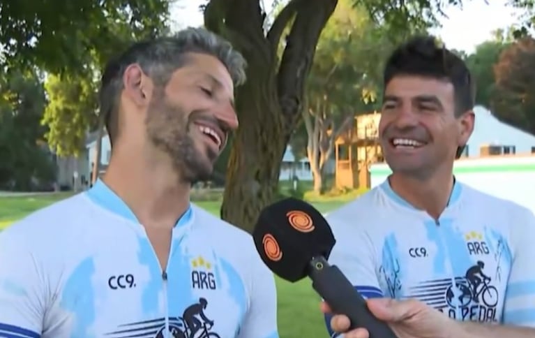 Pedalearon de Córdoba a Kansas para el Mundial y los recibió la Scaloneta