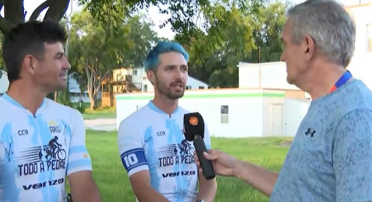 Pedalearon de Córdoba a Kansas para el Mundial y los recibió la Scaloneta