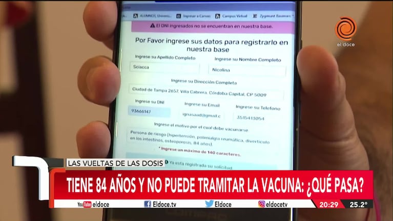 Nicolina tiene 84 años, quiere vacunarse y no figura en el sistema