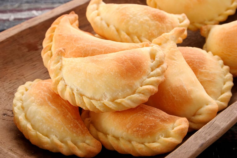 Docena de empanadas cordobesas “premium”: ¿se acerca a la de 48 mil pesos de Darín?