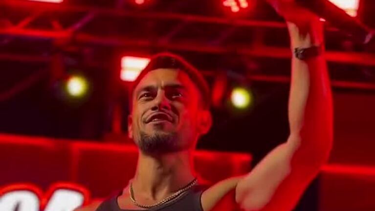 ¡Una dupla para el infarto! Agustín Bernasconi y Joaco Martín cantaron juntos