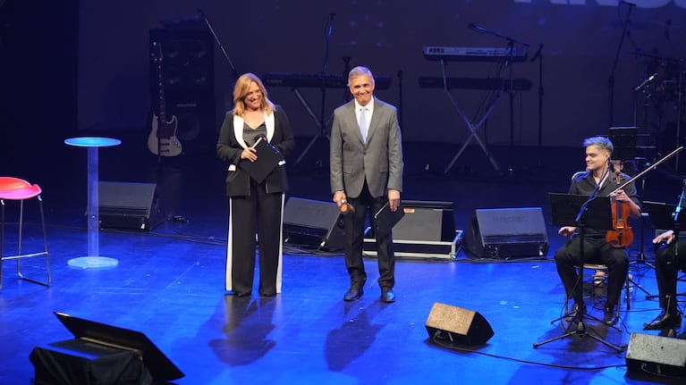 La desopilante imitación del Oficial Gordillo de Jorge Cuadrado y Laura González