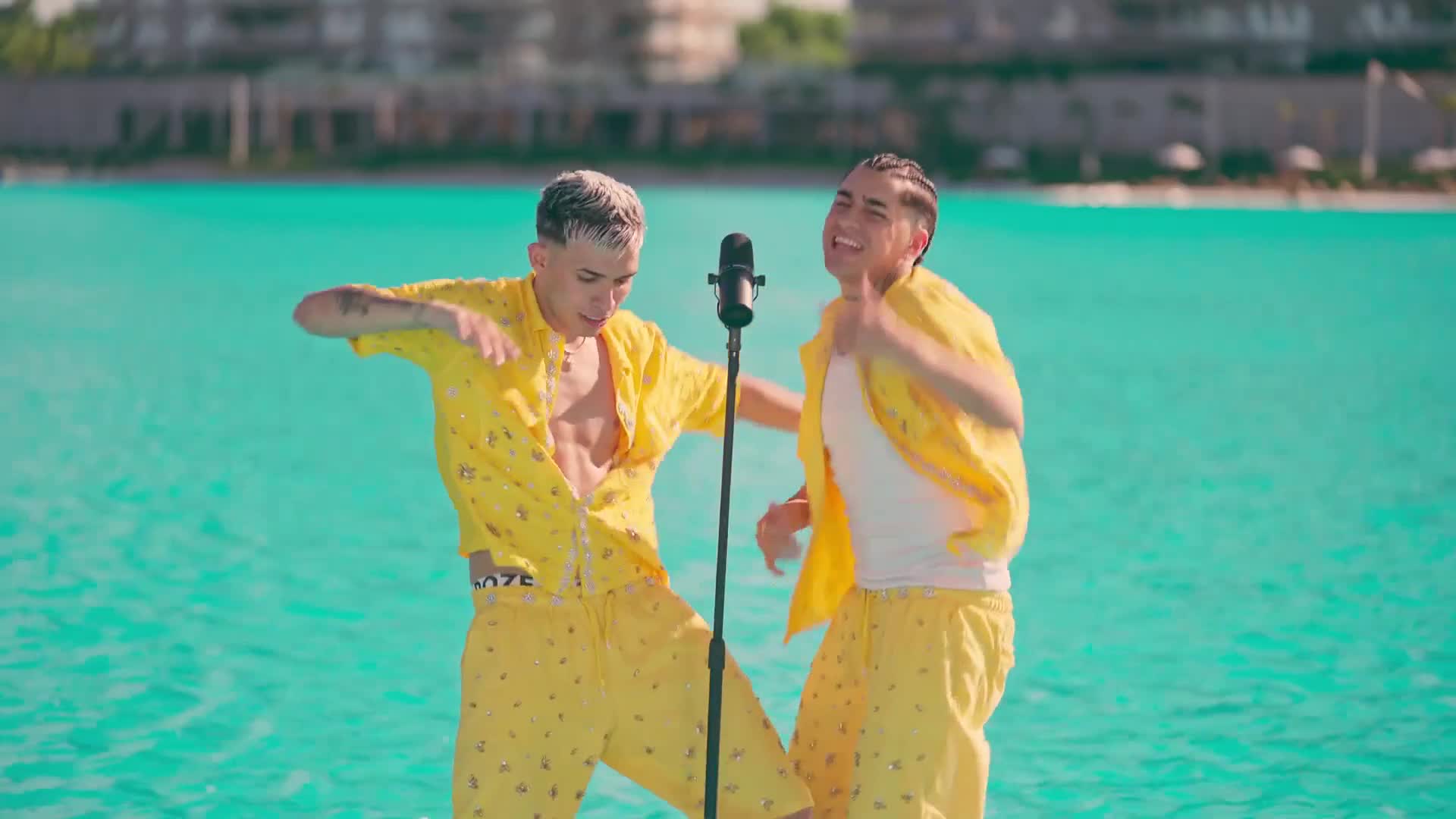 Eugenia Quevedo estrenó junto a Roze OficiaL y Big One 