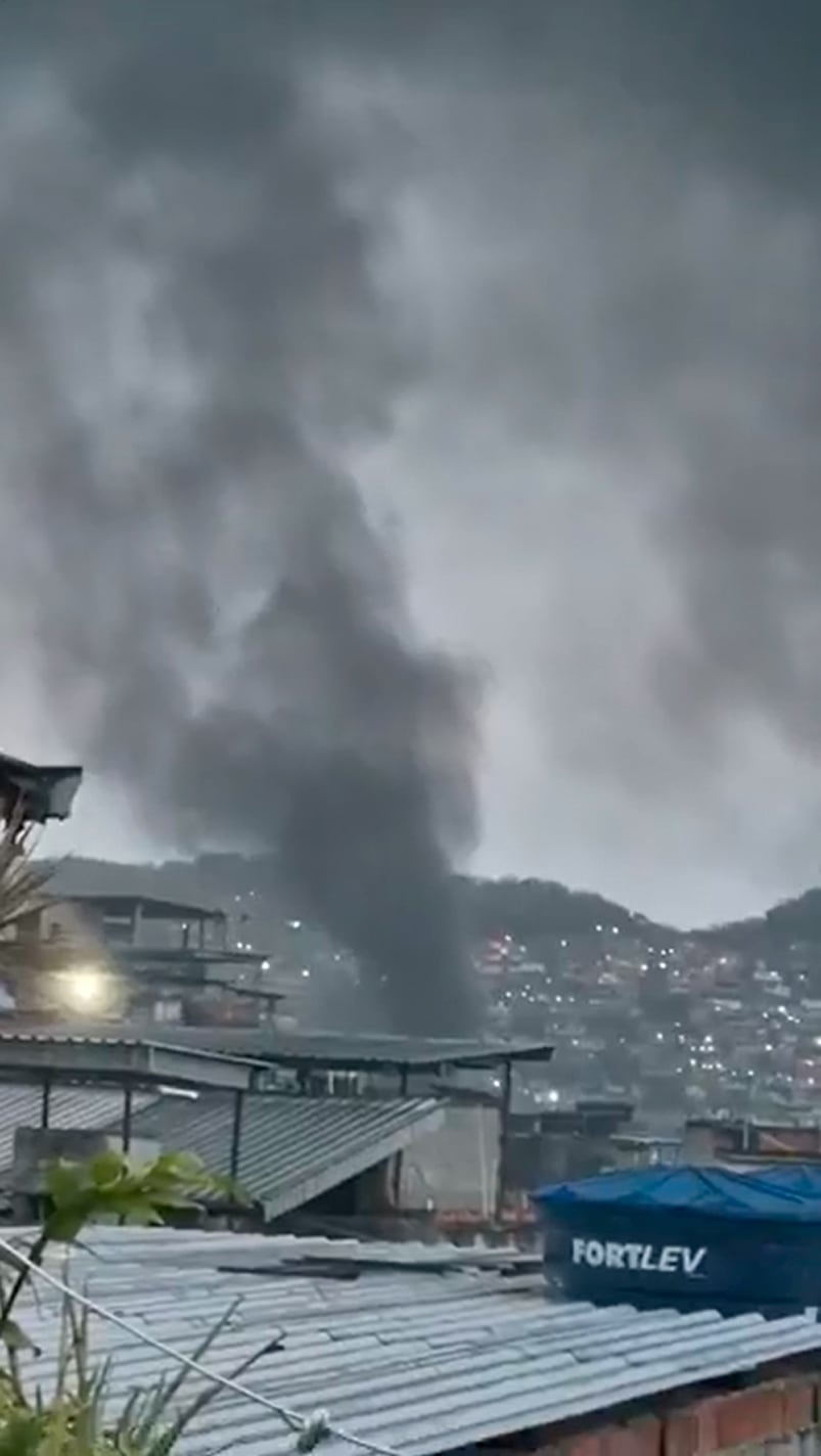 Tiros, drones con proyectiles e incendio durante el ataque a narcos en las favelas