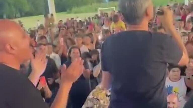 Passerini cantó al ritmo de La Mona