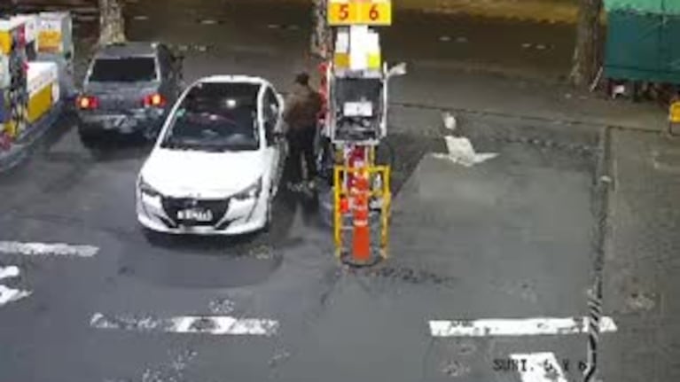 El choque del Pity Álvarez en una estación de servicio