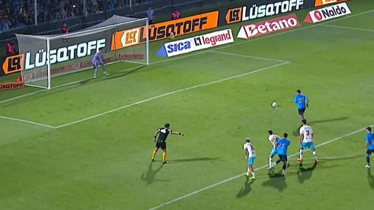 El penal atajado por Cambeses al Uvita Fernández